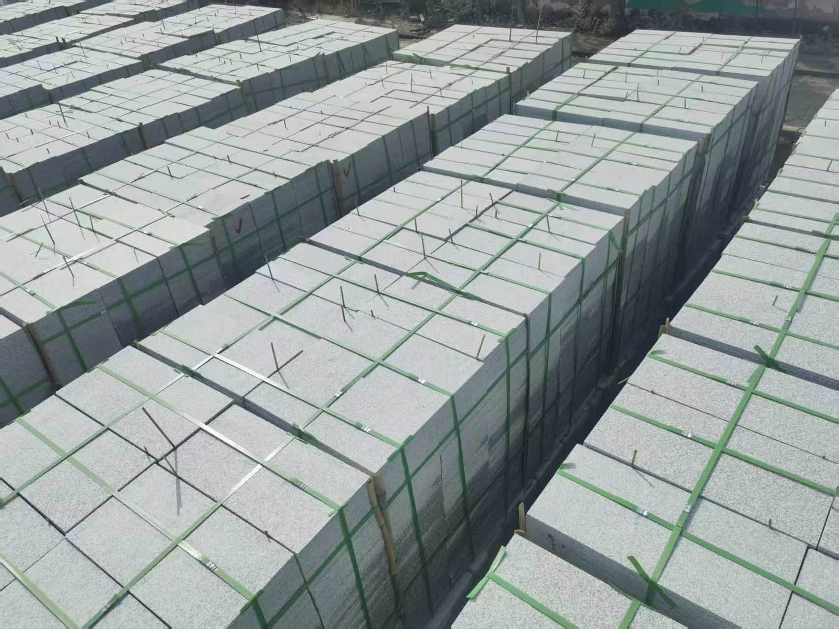 扬州 芝麻白1.8公分火烧300*600地铺，清仓大甩卖