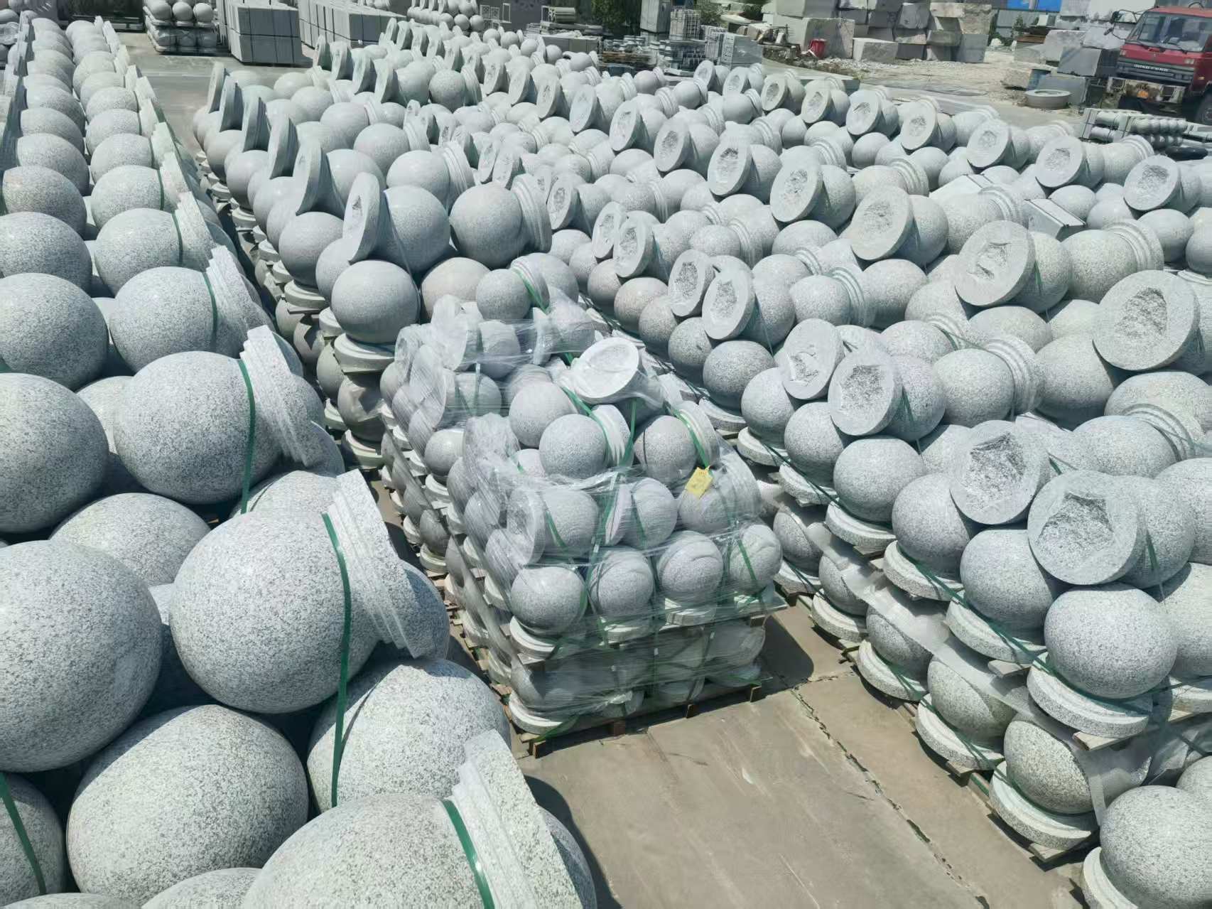 扬州 花岗岩实心圆球，石球，挡车球，挡车石，车止石，路障石。