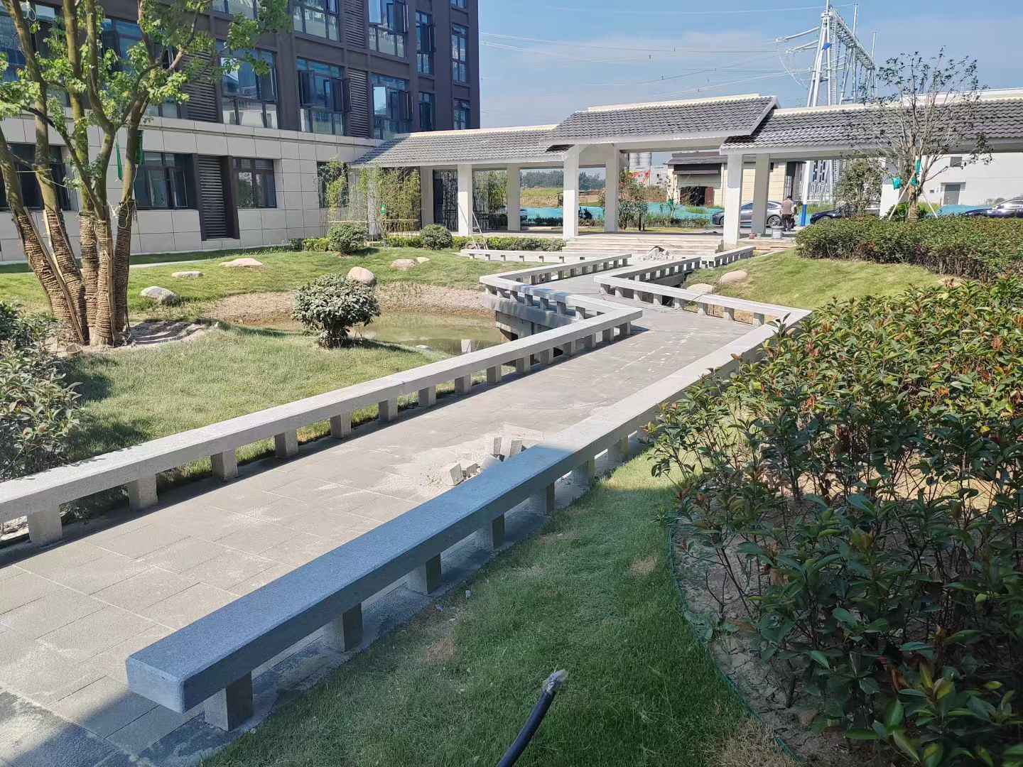 扬州 芝麻灰小区坐凳&栏杆安装效果