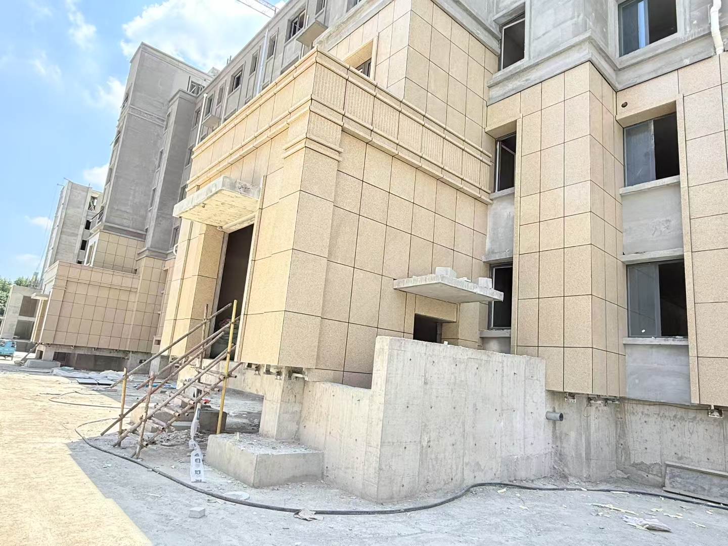 扬州 黄金麻干挂，工地实拍