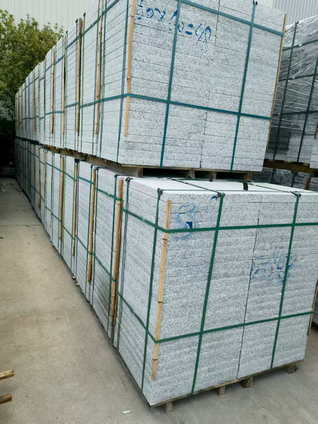 扬州 大花芙蓉白火烧成品，市政园林广场地铺石