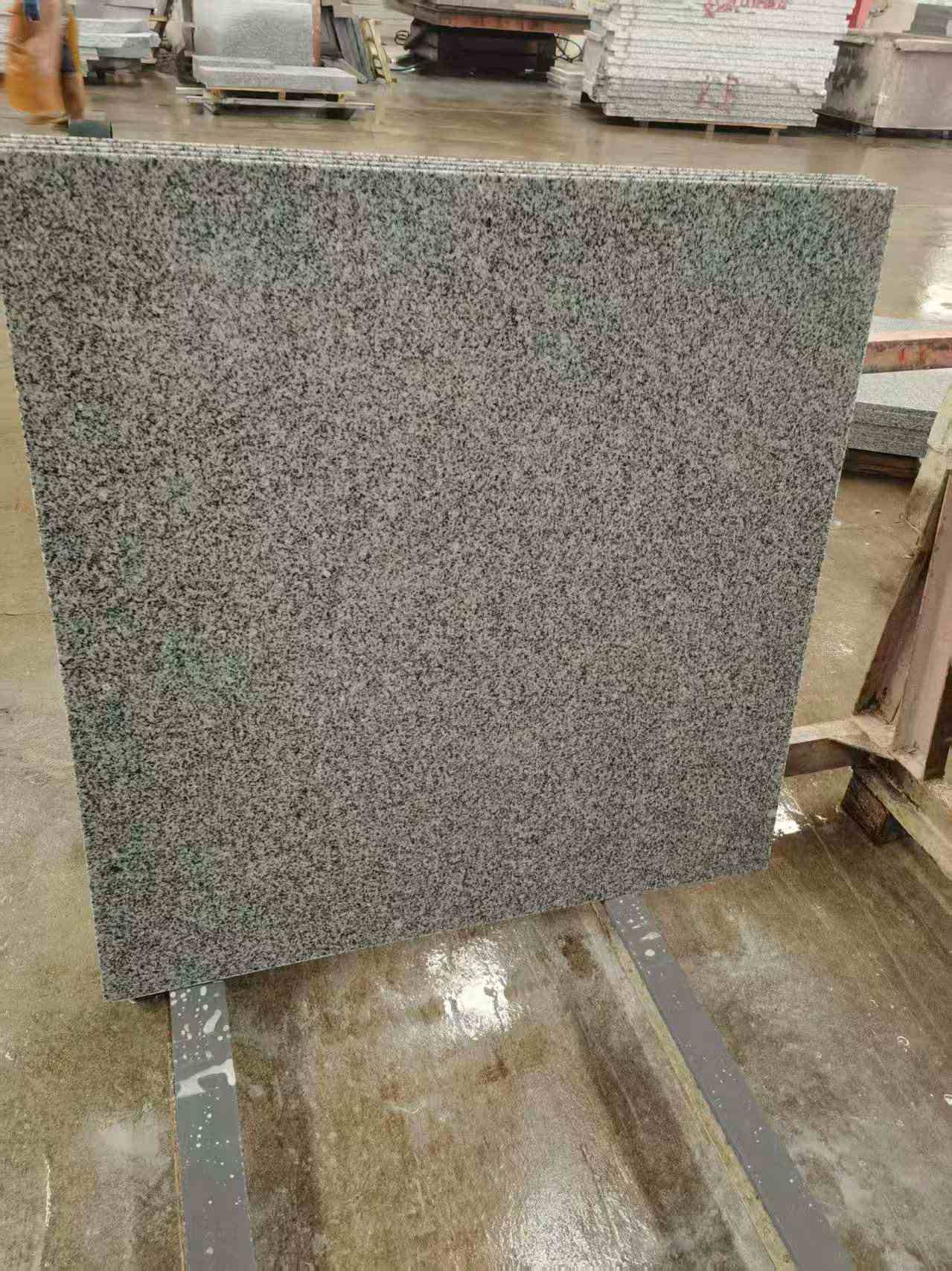 扬州 芝麻白光面900*900，高地铁标准